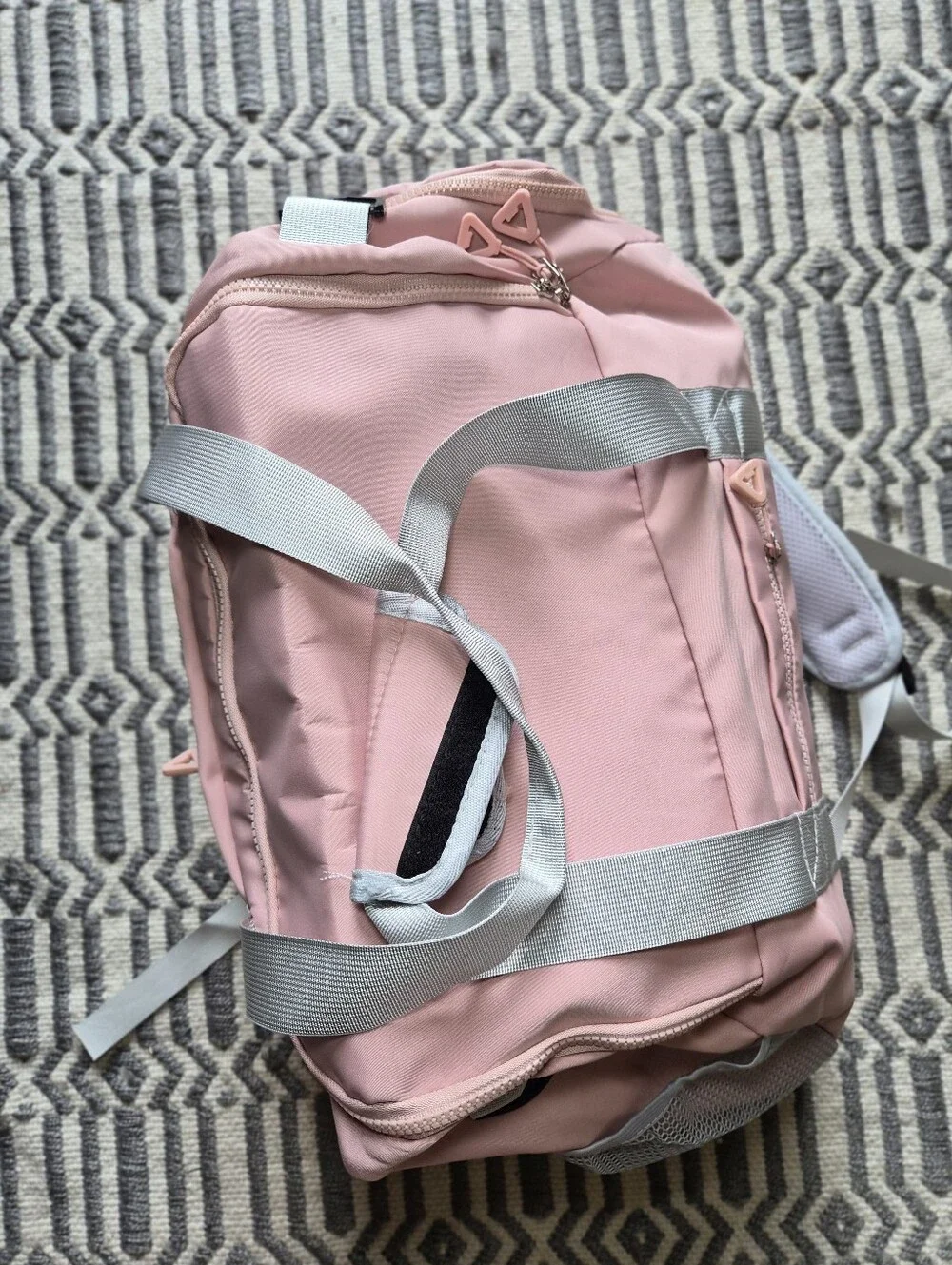 N/A pink gray
